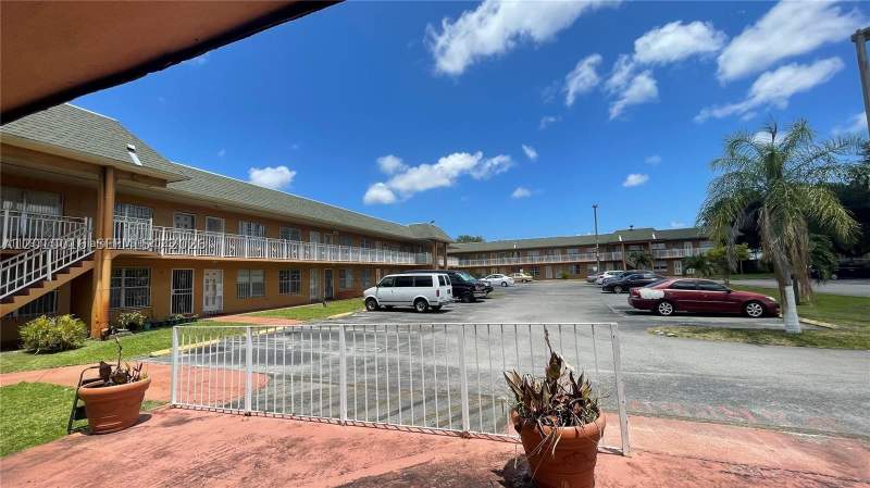 0 bedroom Condominium at 271 NW 177th St B-104, New Worrld Condo Apts III, Miami Gardens — photo 3