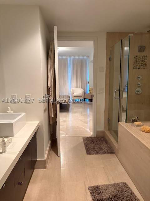 5875 Collins Ave 708, Miami Beach FL - photo 10 of 32