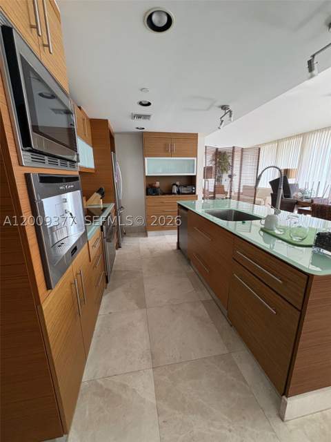 5875 Collins Ave 708, Miami Beach FL - photo 7 of 32