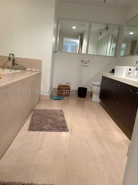 5875 Collins Ave 708, Miami Beach FL - photo 9 of 32