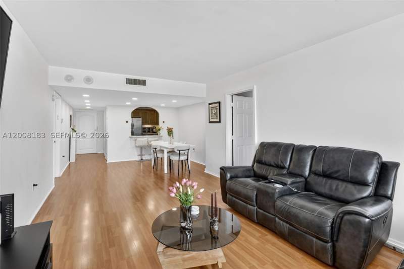 2 bedroom Condominium at 3675 N Country Club Dr 410, Aventura Eldorado Condo, Aventura — photo 3