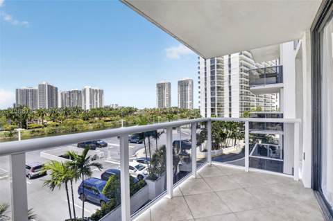 3675 N Country Club Dr 410, Aventura FL - photo 6 of 48
