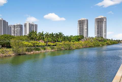 3675 N Country Club Dr 410, Aventura FL - photo 7 of 48