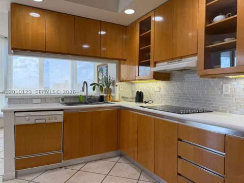 21150 Point Pl 1202, Aventura FL - photo 17 of 38