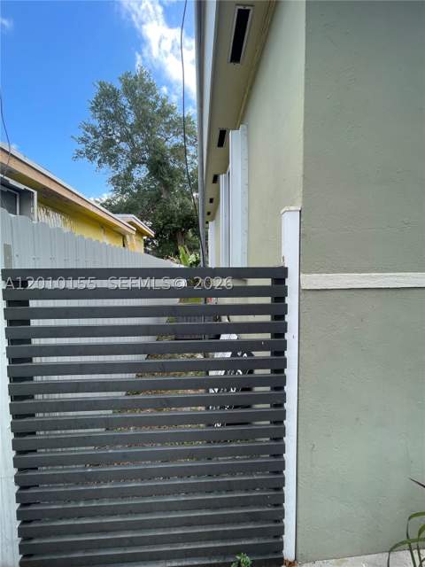 2144 NW 85th St, Miami FL - photo 7 of 32