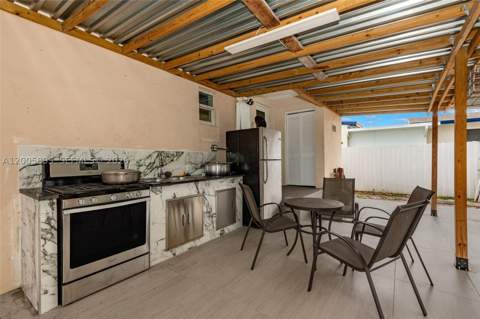 367 E 46th St, Hialeah FL - photo 21 of 27