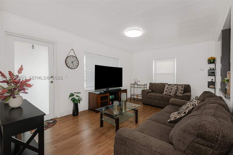 3 bedroom SingleFamilyResidence at 367 E 46th St, Flamingo Estates, Hialeah — photo 4