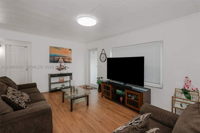 3 bedroom SingleFamilyResidence at 367 E 46th St, Flamingo Estates, Hialeah — photo 5