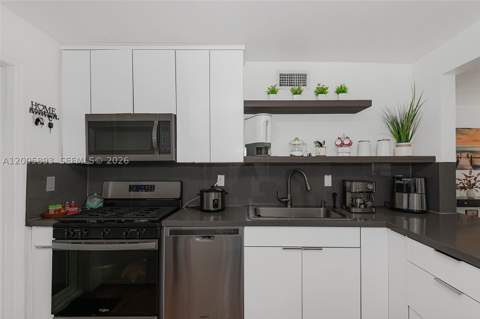 367 E 46th St, Hialeah FL - photo 8 of 27