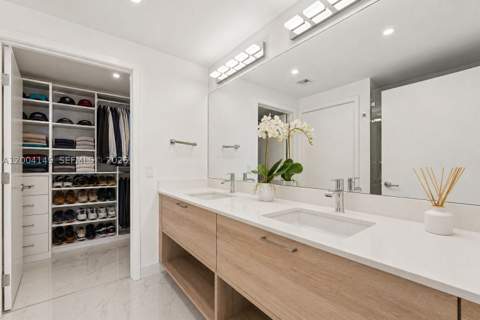 16385 Biscayne Blvd 3001, North Miami Beach FL - photo 12 of 46