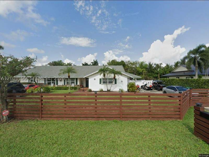5 bedroom SingleFamilyResidence at 29490 SW 193 Ave, Biscado Ests Sec 1, Homestead — photo 3