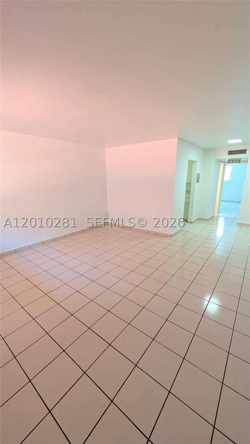 1 bedroom Condominium at 4655 Palm Ave 124, Royal Palm Gardens Condo, Hialeah — photo 3