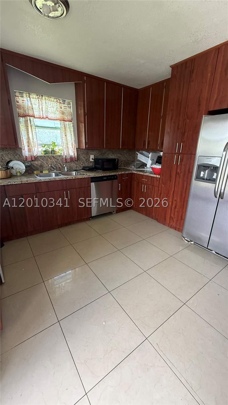 3 bedroom SingleFamilyResidence at 1334 NW 6th Ave, Rockwood Sub, Florida City — photo 4
