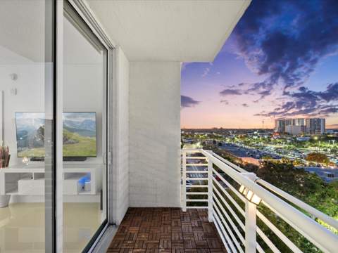 18800 NE 29th Avenue 704, Aventura FL - photo 9 of 26