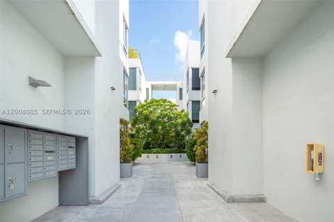 545 SW 11th St 208, Miami FL - photo 16 of 34