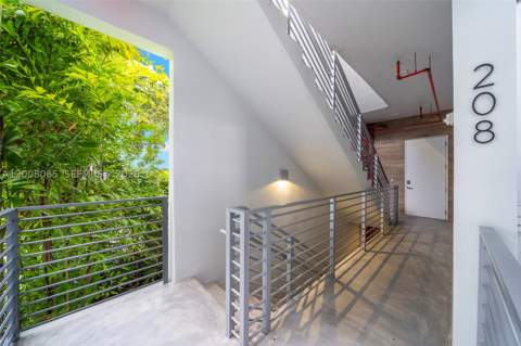 545 SW 11th St 208, Miami FL - photo 17 of 34