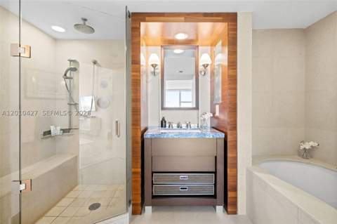 6801 Collins Ave 1215, Miami Beach FL - photo 10 of 34
