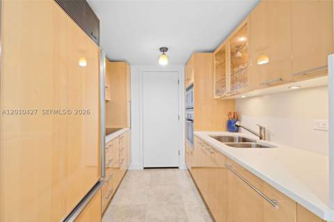 6801 Collins Ave 1215, Miami Beach FL - photo 15 of 34