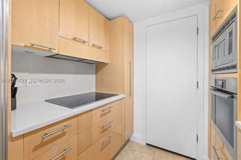 6801 Collins Ave 1215, Miami Beach FL - photo 17 of 34