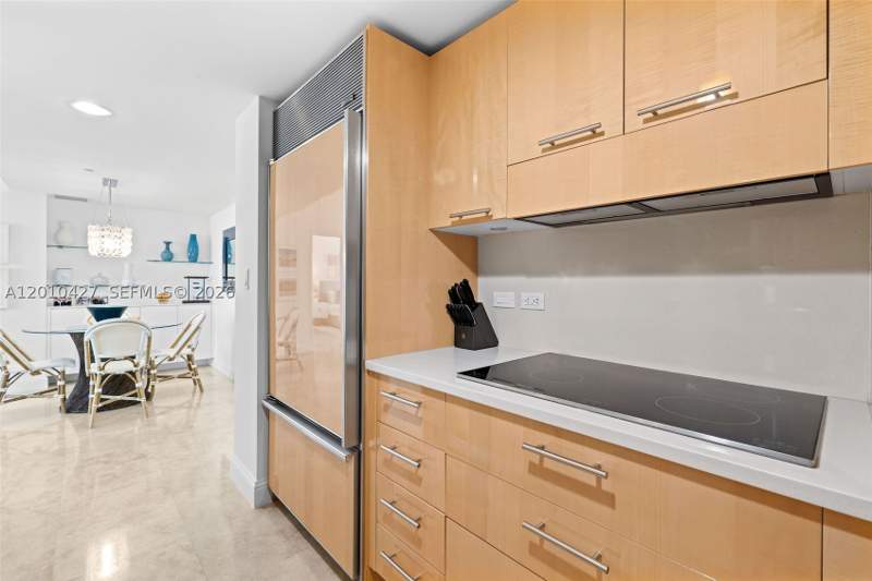 2 bedroom Condominium at 6801 Collins Ave 1215, Central Carillon Beach Co, Miami Beach — photo 5