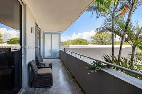 220 21st St 303, Miami Beach FL - photo 7 of 16