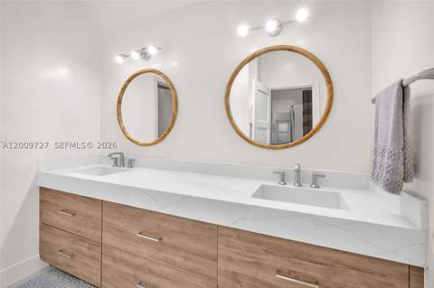 1933 S Oak Haven Cir, Miami FL - photo 8 of 63