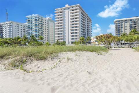9225 Collins Ave 501, Surfside FL - photo 12 of 14