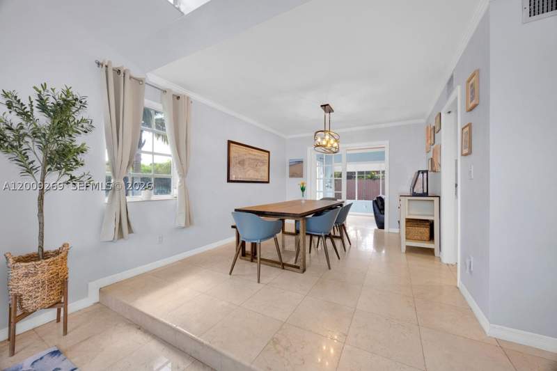 4 bedroom SingleFamilyResidence at 8900 SW 159th Ter, Be-Car Sub, Palmetto Bay — photo 3