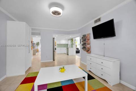 8900 SW 159th Ter, Palmetto Bay FL - photo 6 of 16