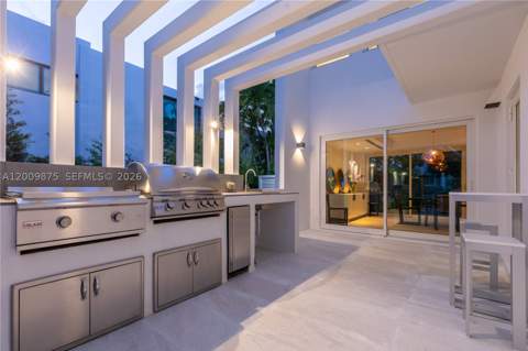 120 Knollwood Dr, Key Biscayne FL - photo 11 of 45