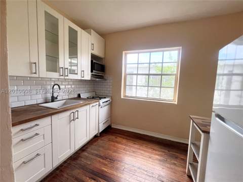 1309 Euclid Ave 7, Miami Beach FL - photo 16 of 43