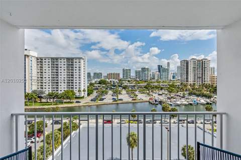 500 Bayview Dr 727, Sunny Isles Beach FL - photo 14 of 43