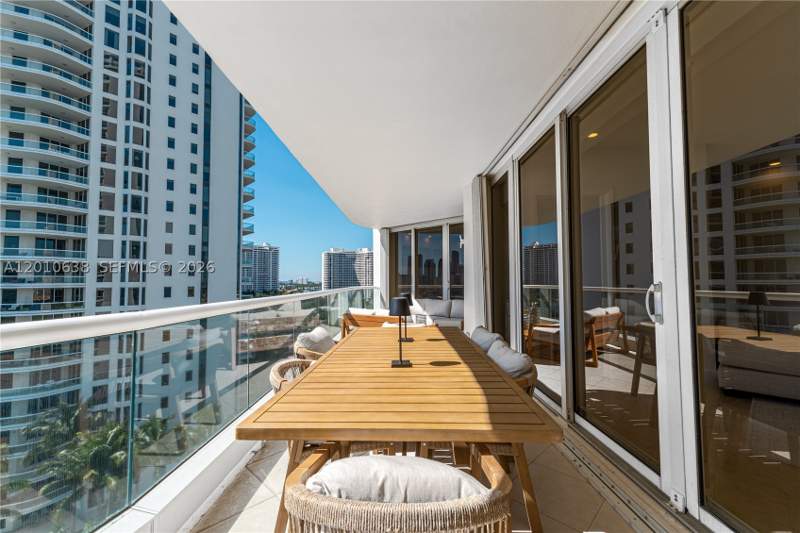 3 bedroom Condominium at 7000 Island Blvd 1402, 7000 Isl Blvd Williams Is, Aventura — photo 2