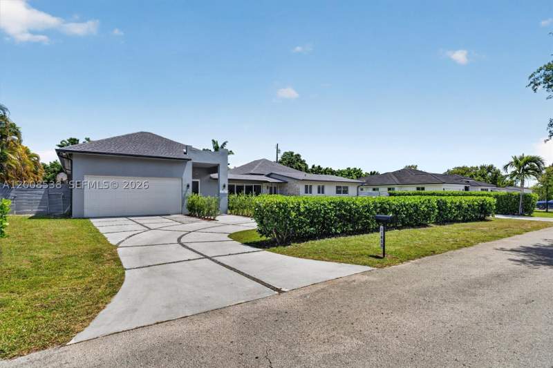 4 bedroom SingleFamilyResidence at 11811 SW 82nd Rd, Kendalwood Estates, Miami — photo 3