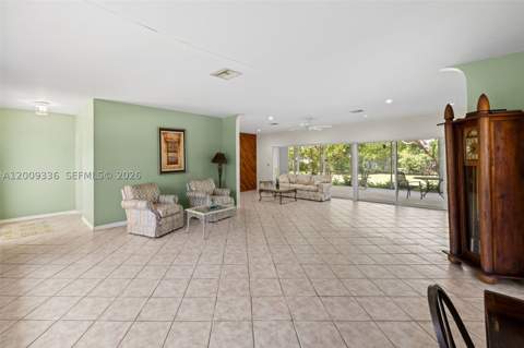 13730 SW 75th Ave, Palmetto Bay FL - photo 9 of 35
