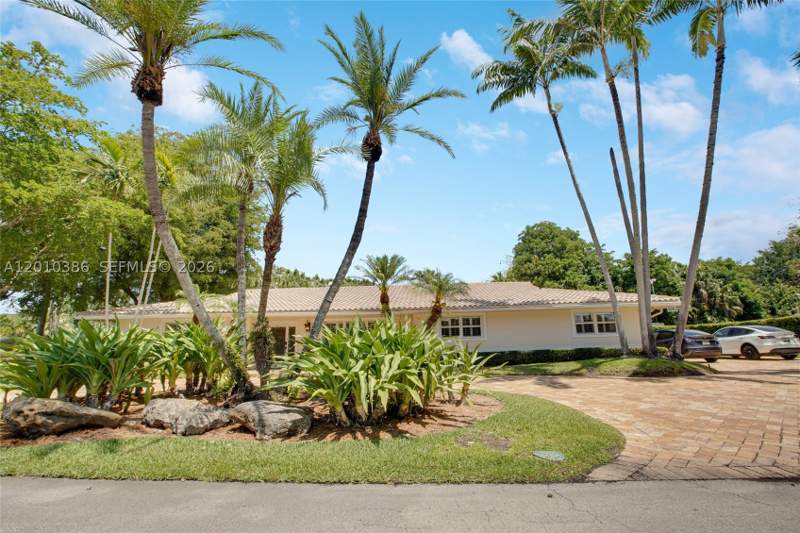 5 bedroom SingleFamilyResidence at 7175 SW 117th Ter, Reg-Al Park Estates, Pinecrest — photo 3