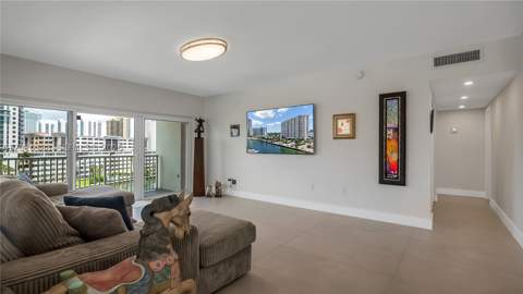 300 Bayview Dr 605, Sunny Isles Beach FL - photo 16 of 50