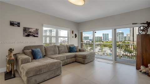 300 Bayview Dr 605, Sunny Isles Beach FL - photo 17 of 50