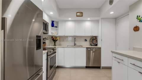 300 Bayview Dr 605, Sunny Isles Beach FL - photo 9 of 50