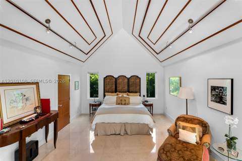 690 Warren Ln, Key Biscayne FL - photo 17 of 39