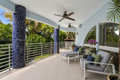 690 Warren Ln, Key Biscayne FL - photo 23 of 39