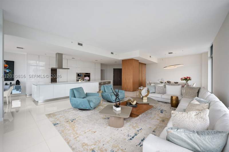 4 bedroom Condominium at 88 SW 7th St Ph4301, Rise Condo, Miami — photo 3