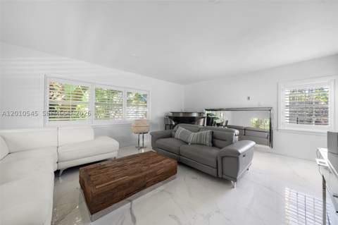 5824 Alton Rd, Miami Beach FL - photo 10 of 28