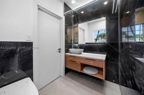 5824 Alton Rd, Miami Beach FL - photo 18 of 28