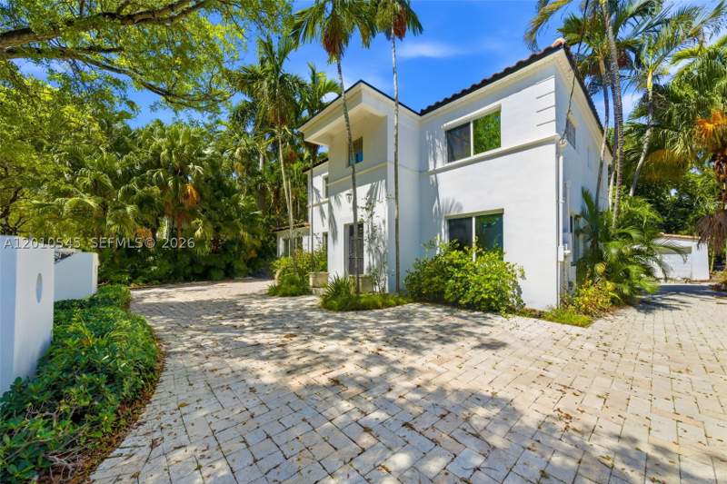 4 bedroom SingleFamilyResidence at 5824 Alton Rd, La Gorce Golf Sub, Miami Beach — photo 2