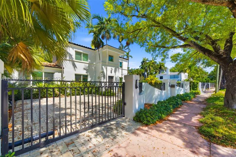 4 bedroom SingleFamilyResidence at 5824 Alton Rd, La Gorce Golf Sub, Miami Beach — photo 3