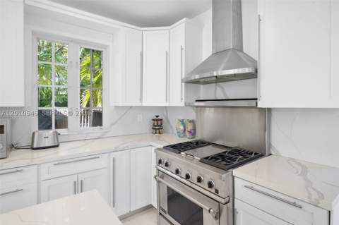 5824 Alton Rd, Miami Beach FL - photo 6 of 28