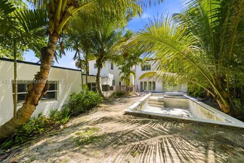 5824 Alton Rd, Miami Beach FL - photo 7 of 28
