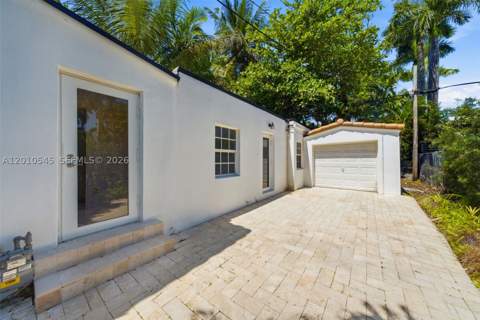 5824 Alton Rd, Miami Beach FL - photo 8 of 28