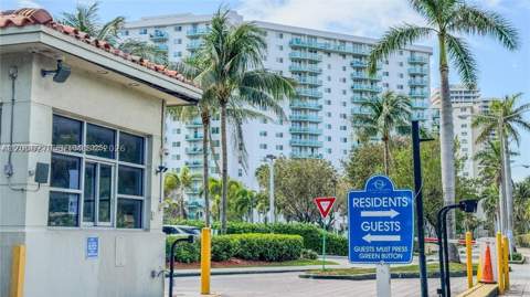 19390 Collins Ave 1510, Sunny Isles Beach FL - photo 21 of 23